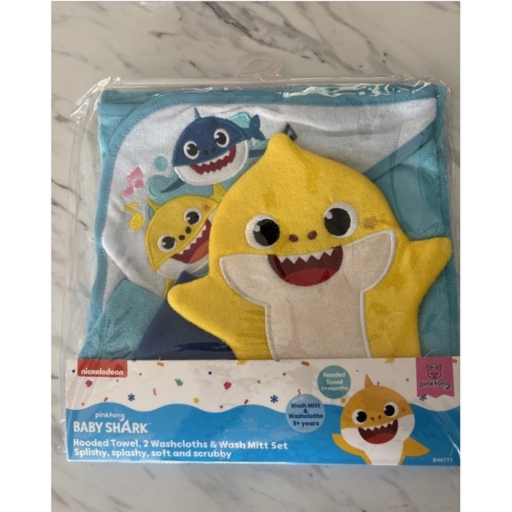 Nickelodeon Hooded Towel Set Baby OS Multicolor NWT Baby Shark 4pc Bath Set
